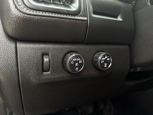 Used 2015 GMC Canyon SLT w/ Driver Alert Package image 18