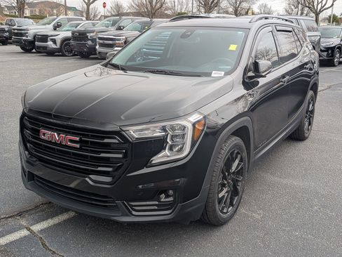 Used 2023 GMC Terrain SLT w/ Infotainment Package II image 5