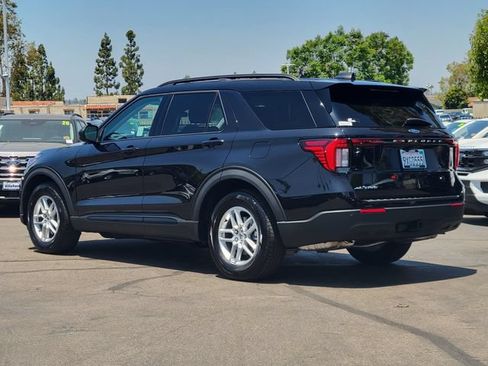 Used 2026 Ford Explorer Active RWD image 2