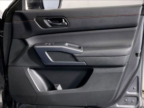 Used 2025 Nissan Pathfinder Rock Creek image 25