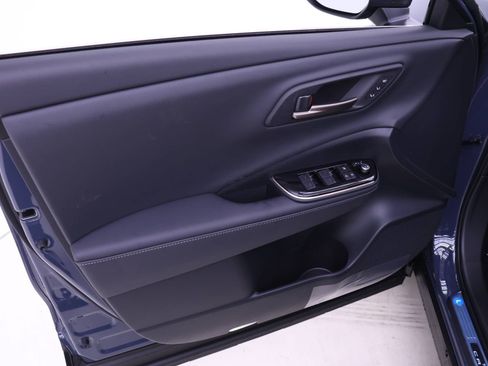 New 2025 Toyota Crown Signia Limited image 10