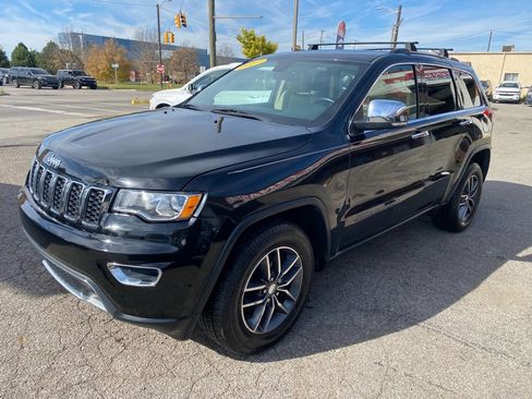 Used 2017 Jeep Grand Cherokee Limited image 2