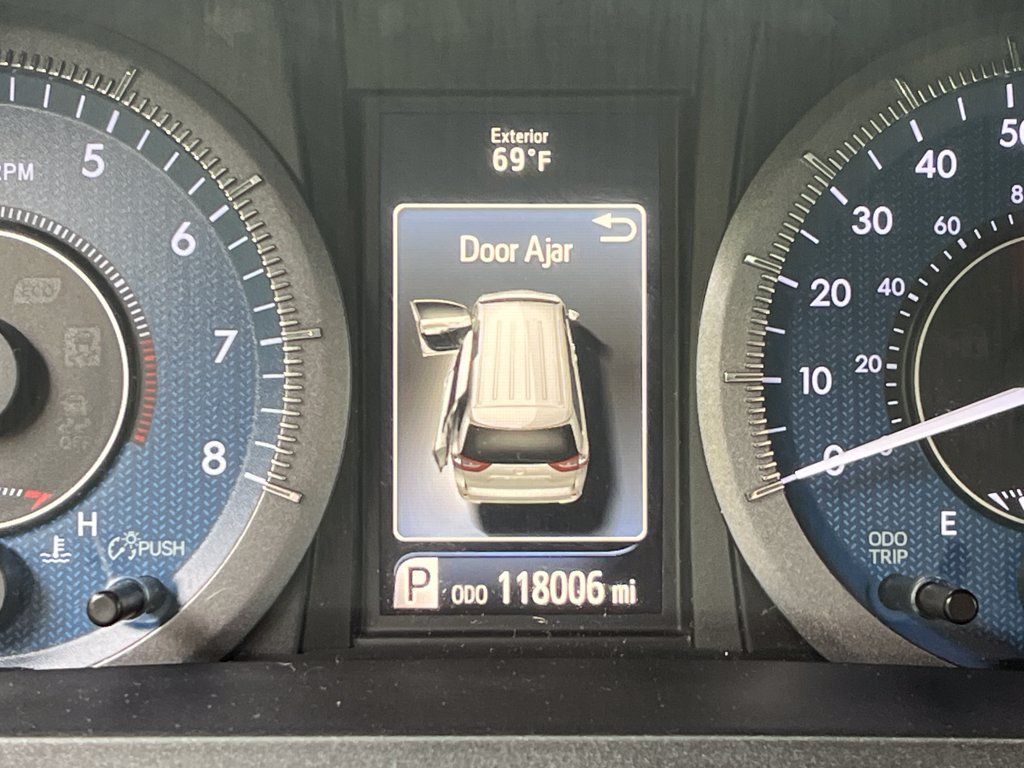 Used 2018 Toyota Sienna LE AWD/4WD image 15