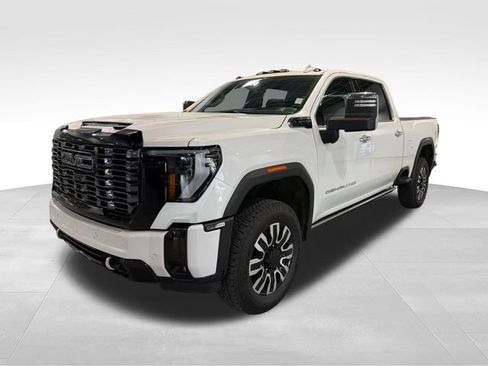 Used 2025 GMC Sierra 2500 Denali Ultimate w/ Max Trailering Package AWD/4WD image 3