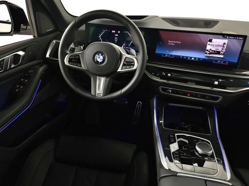 Used 2026 BMW X5 xDrive40i w/ M Sport Package AWD/4WD image 19