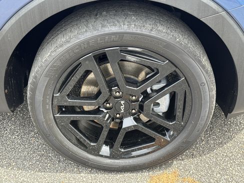 Used 2023 Kia Telluride EX X-Line image 12