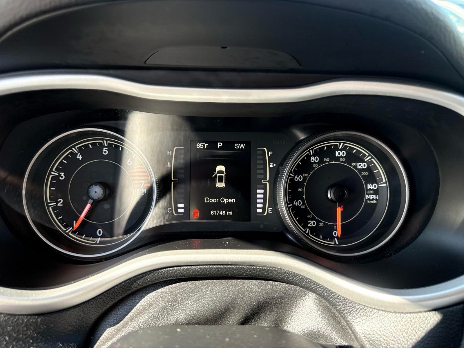 Used 2016 Jeep Cherokee Sport AWD/4WD image 28