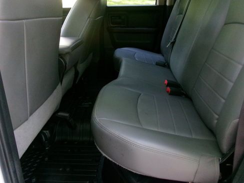 Used 2019 RAM 1500 Tradesman w/ Chrome Appearance Group RWD image 37