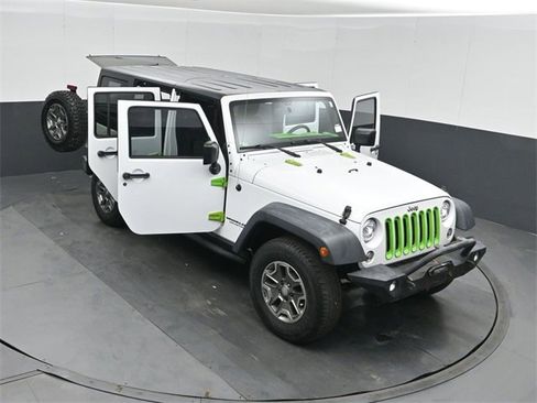 Used 2017 Jeep Wrangler Unlimited Rubicon image 50