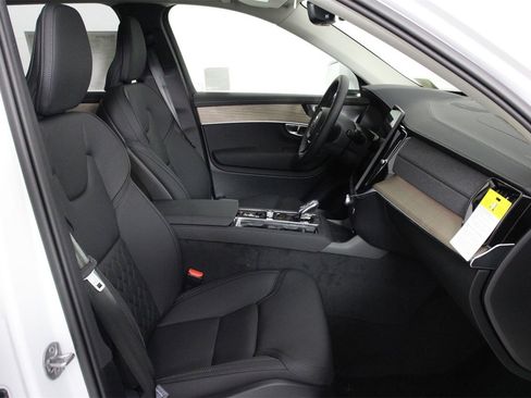 New 2025 Volvo XC90 B6 Plus image 10