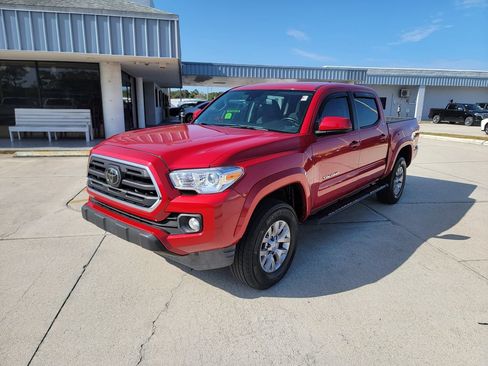 Used 2018 Toyota Tacoma SR5 AWD/4WD image 1