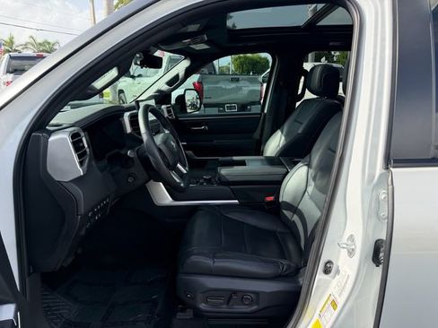 Used 2025 Toyota Sequoia Platinum AWD/4WD image 10