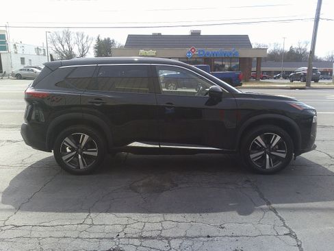 Used 2023 Nissan Rogue SL image 6