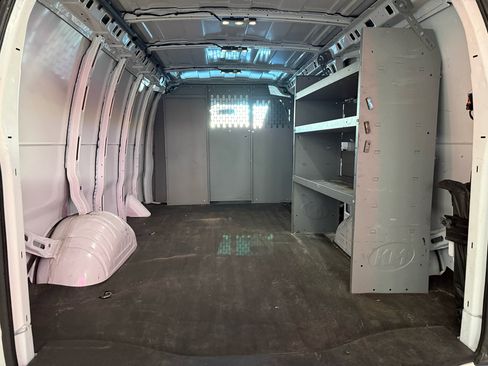 Used 2023 GMC Savana 2500 w/ Driver Convenience Package image 15