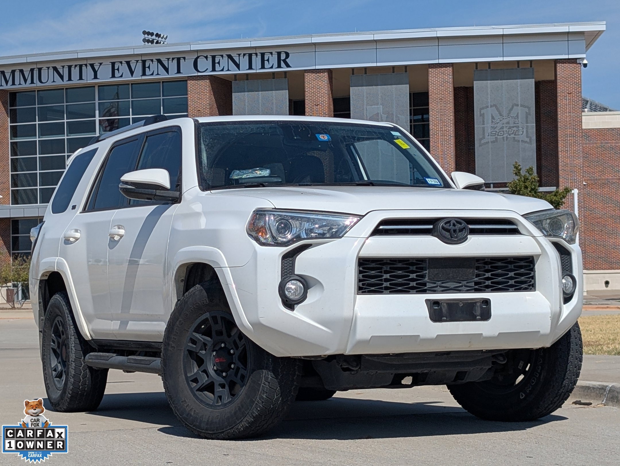 Used 2020 Toyota 4Runner SR5 Premium w/ Moonroof Package RWD image 2