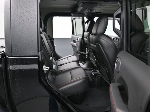 Used 2023 Jeep Gladiator Rubicon w/ Cold Weather Group image 29