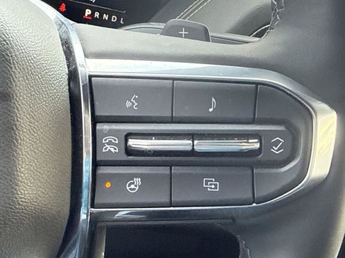 Used 2025 GMC Yukon Elevation w/ Elevation Premium Package image 18