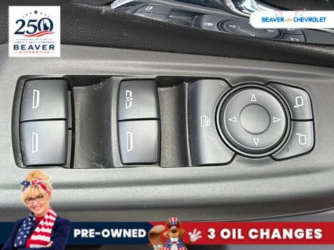 Used 2022 Chevrolet Bolt LT w/ Infotainment Package FWD image 32