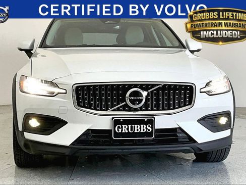 Used 2025 Volvo V60 B5 Cross Country Ultra w/ Protection Package Premier AWD/4WD image 6
