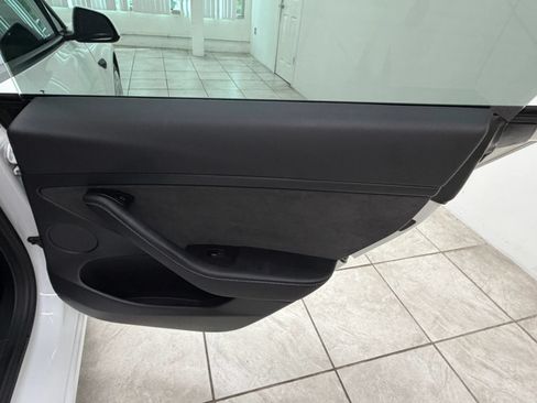 Used 2021 Tesla Model 3 Standard Range Plus RWD image 18
