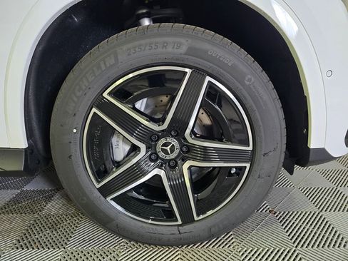 Used 2026 Mercedes-Benz GLC 300 4MATIC image 2