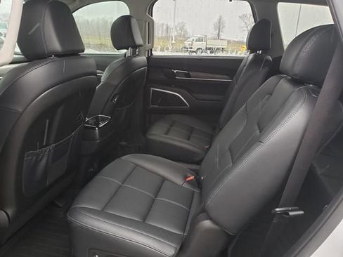 Used 2022 Kia Telluride EX w/ EX Premium Package image 12