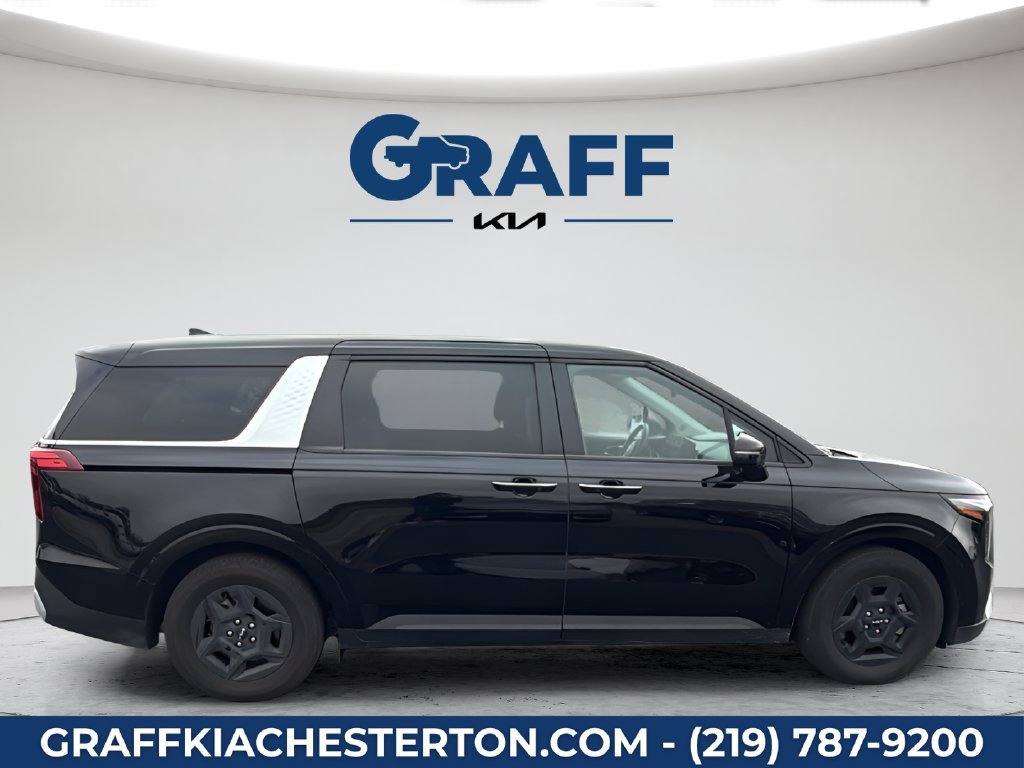 Used 2025 Kia Carnival FWD image 9