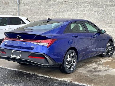 New 2025 Hyundai Elantra SEL image 13