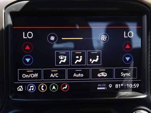 Used 2022 GMC Sierra 2500 AT4 w/ AT4 Premium Plus Package AWD/4WD image 39