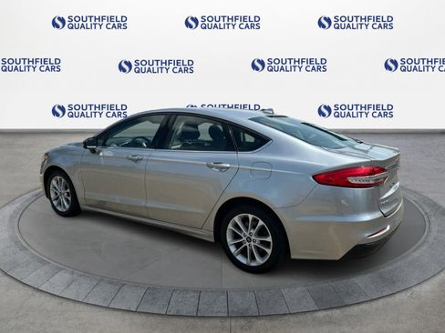 Used 2020 Ford Fusion SE FWD image 4