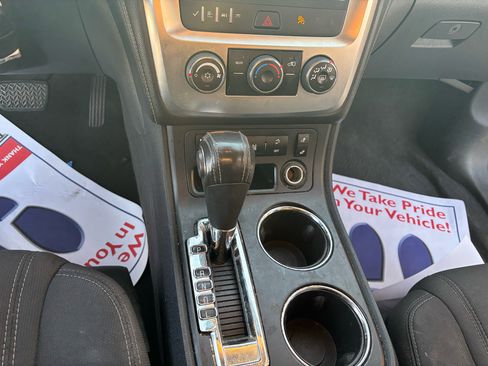 Used 2013 GMC Acadia SLE image 22