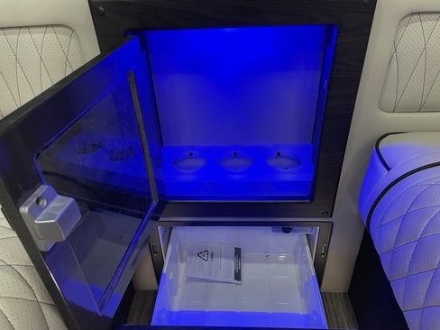 Used 2024 Mercedes-Benz Sprinter 3500 image 43