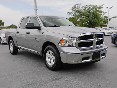 Used 2022 RAM 1500 Classic SLT w/ Trailer & Traction Group RWD image 12