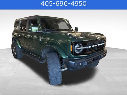 Used 2024 Ford Bronco Outer Banks AWD/4WD image 2