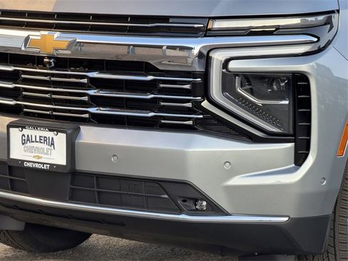 New 2026 Chevrolet Suburban Premier image 7