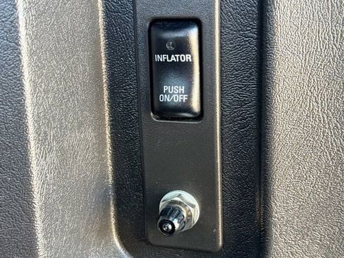 Used 2005 HUMMER H2 w/ Preferred Equipment Group image 24