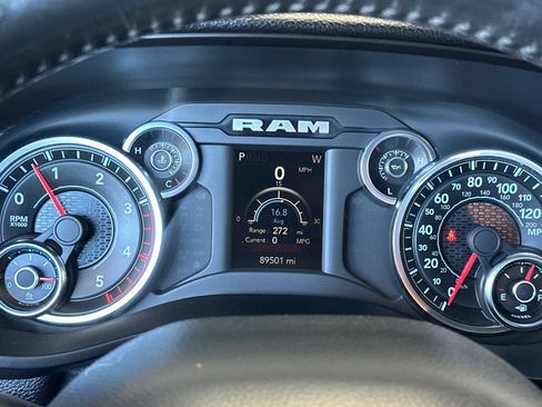Used 2021 RAM 2500 Big Horn w/ Level 1 Equipment Group AWD/4WD image 23