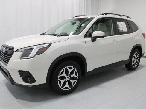 Used 2023 Subaru Forester Premium AWD/4WD image 4