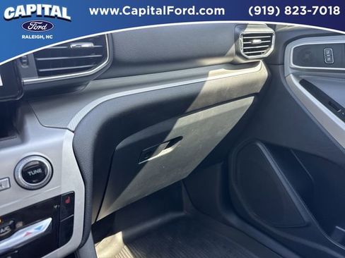 Certified 2022 Ford Explorer XLT w/ Equipment Group 202A image 27