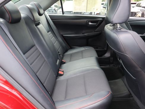 Used 2017 Toyota Camry SE FWD image 12