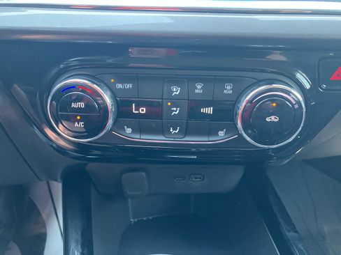 Used 2025 Chevrolet Trax ACTIV w/ Driver Confidence Package FWD image 24