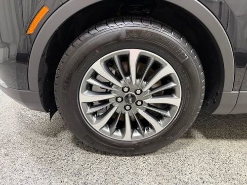 Used 2023 Lincoln Nautilus AWD w/ Premium Package image 30
