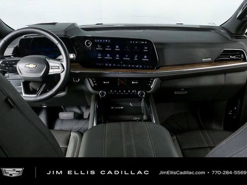 Used 2025 Chevrolet Tahoe High Country RWD image 19