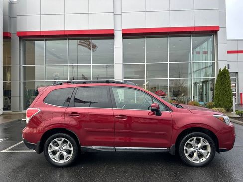 Used 2018 Subaru Forester 2.5i Touring image 2