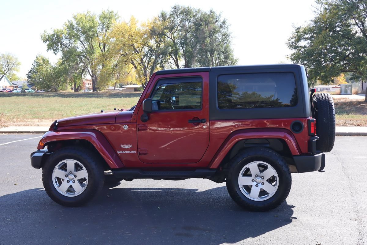 Used 2012 Jeep Wrangler Sahara w/ Connectivity Group AWD/4WD image 8