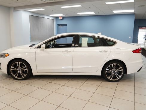 Used 2019 Ford Fusion Titanium image 2