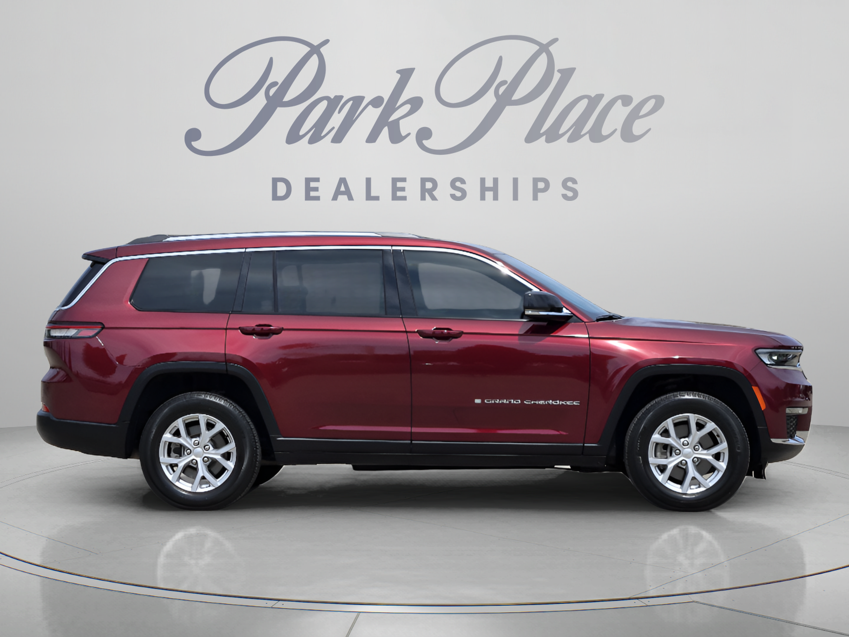 Used 2023 Jeep Grand Cherokee L Limited AWD/4WD image 6