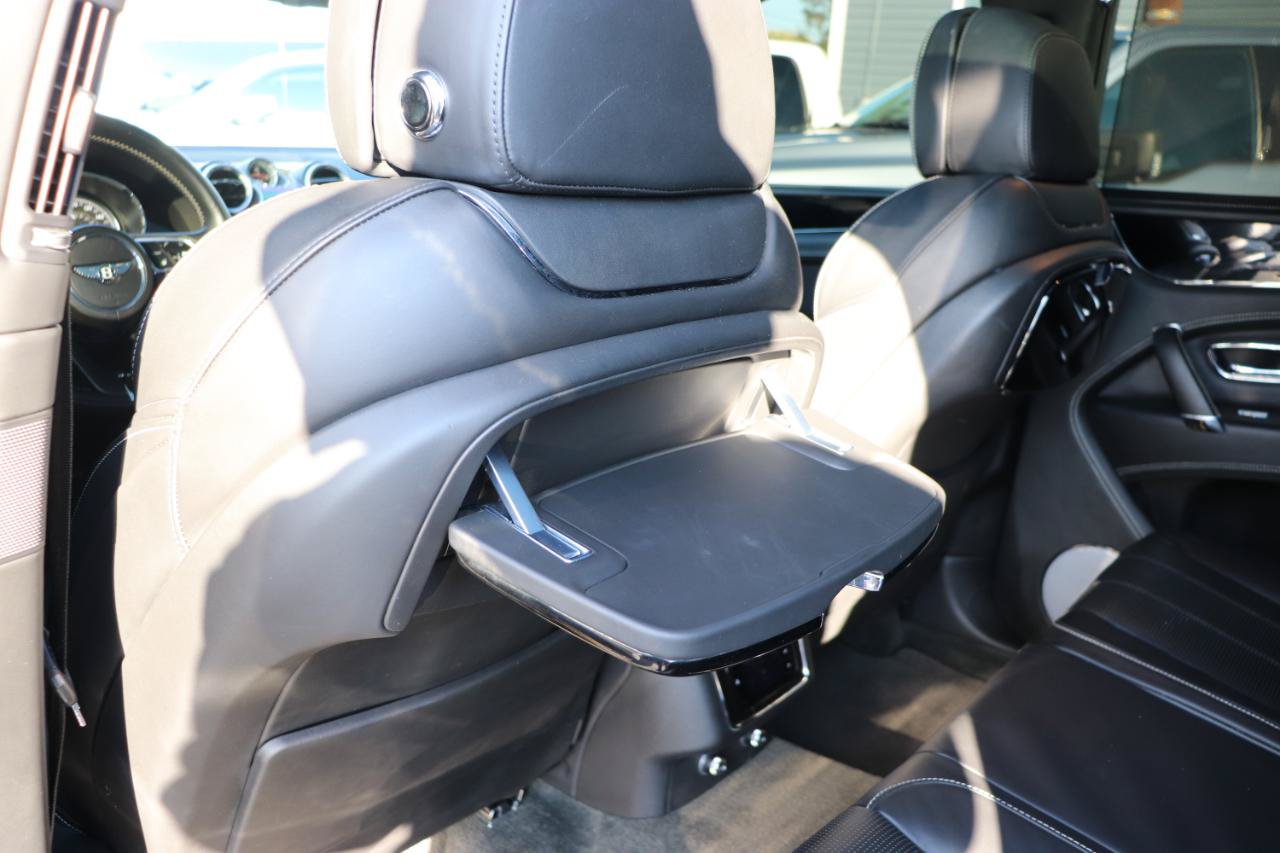 Used 2018 Bentley Bentayga AWD/4WD image 28