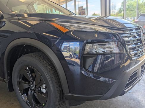 New 2026 Nissan Rogue SV AWD/4WD image 9