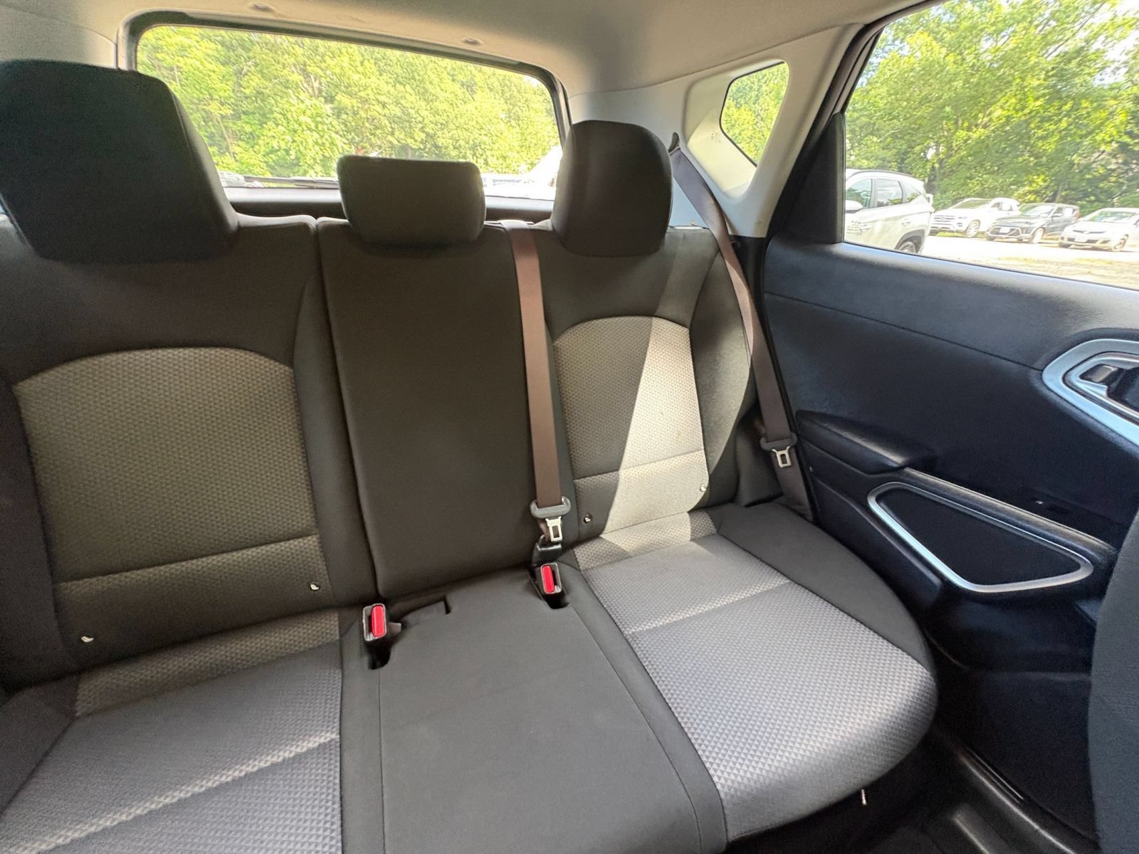 Used 2025 Kia Soul LX w/ LX Technology Package FWD image 32